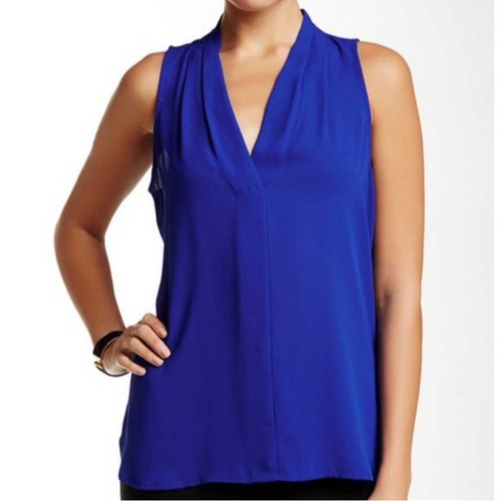 VINCE CAMUTO sleeveless royal blue tank top Medium v neck flowy